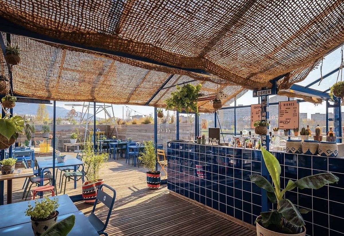 Terrasse et bar du Rooftop 105